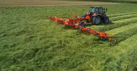 Ворошилка GF 10803 T в работе в поле