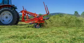 Ворошилка GF 10803 в работе на участке