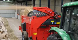 KUHN PRIMOR 5570 М в режиме выдувания соломы
