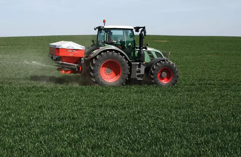 Axis 20.2 W Fertilizer Spreader