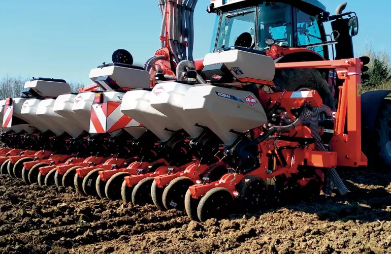 Сеялки KOSMA отличаются высокой точностью и низкими капитальными затратами.