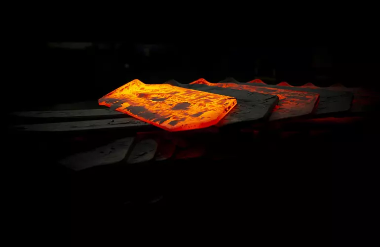 Original KUHN shares and points are forged and treated to increase their lifespan by 20% compared to aftermarket parts.