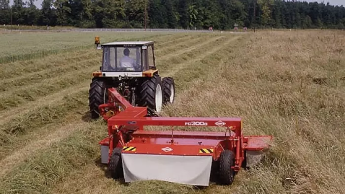 La FC 300 es la primera segadora acondicionadora arrastrada
