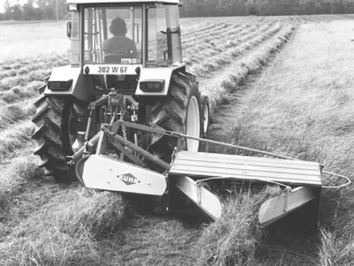 Se desarrollan combinaciones de segadoras acondicionadoras y el FC 44 aparece en los campos