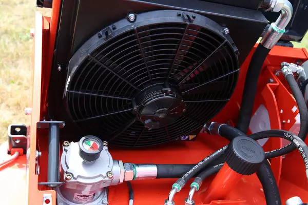 Большой радиатор в стандартной комплектации