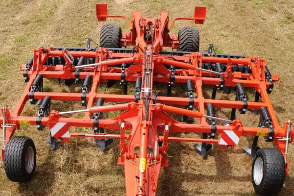 CULTIMER L крепится на стреле для облегчения маневров.