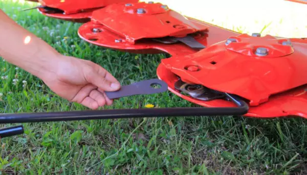 Быстросъемное крепление ножа FAST-FIT для быстрой и безопасной замены ножа