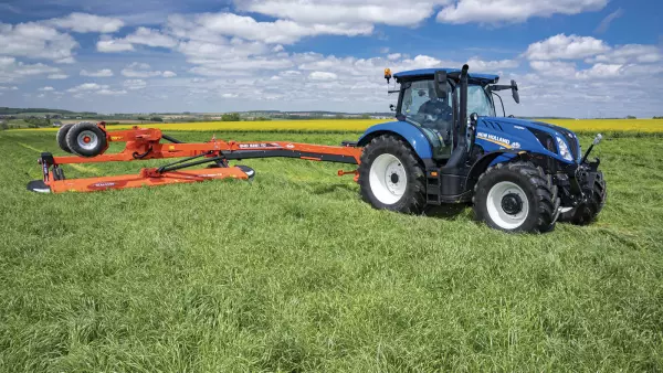 Используйте косилку с маломощным трактором