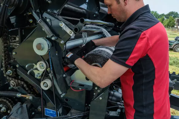 Технология активного растягивания и система активной подачи сетки обеспечивают постоянное высокое натяжение сетки.