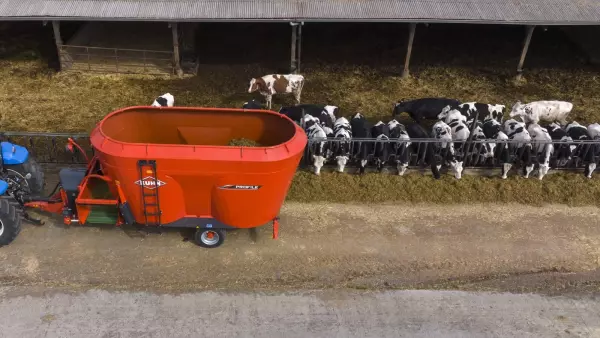 Широкая разгрузочная лента для равномерного распределения рациона