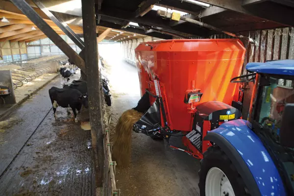 Наклоняющиеся конвейеры серии KUHN PROFILE не создают шум и просты в обслуживании