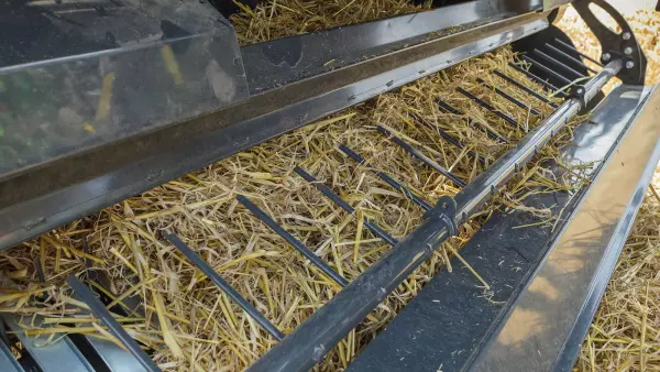 POWER FEED ROLLER KUHN – это приводной барабан для обработки культур, обеспечивающий их стабильное поступление