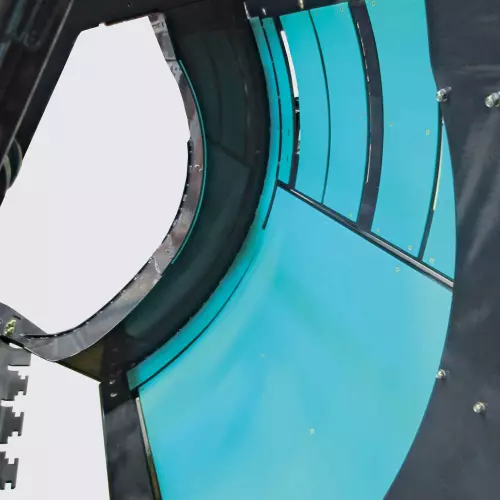 Тефлоновые пластины уменьшают трение.