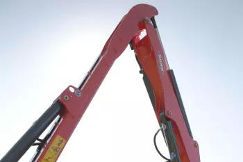 Надежная конструкция машины для подрезки кустов и травы AGRI-LONGER GII с механической защитой