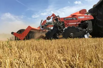 Диски выравнивающей бороны в задней части культиватора OPTIMER XL, фото в увеличенном масштабе