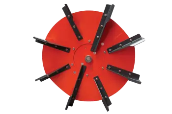 Равномерно уложенная солома и довольное стадо благодаря выдувателю-раздатчику соломы и кормов KUHN PRIMOR 5570 M