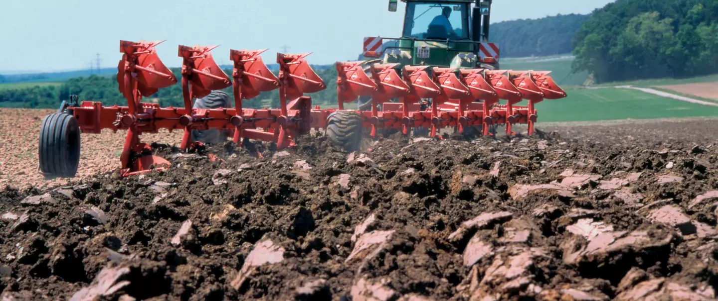 Изображение плуга линейки CHALLENGER и защиты NSH