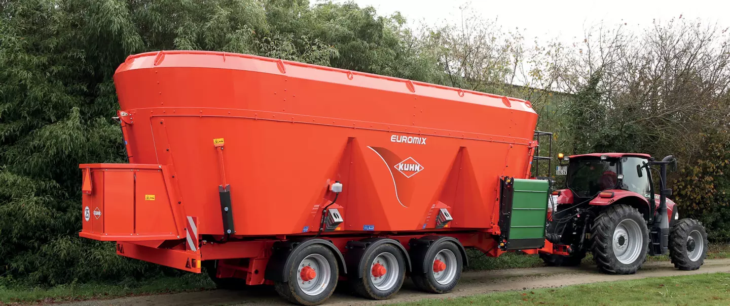 Смеситель-раздатчик EUROMIX I 45.3 DL в работе