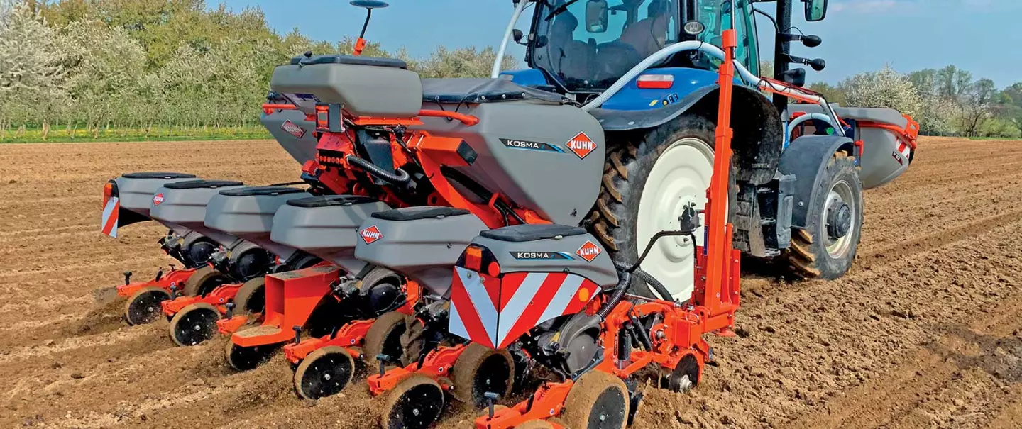 Сеялки точного высева KOSMA легкие и компактные и могут агрегатироваться с небольшими тракторами.