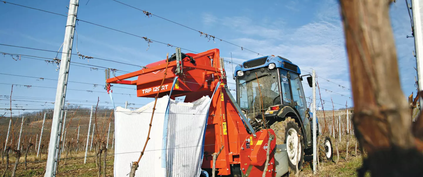 Легкое управление благодаря телескопической мачте TRP 120 RT